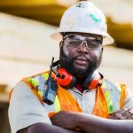 ouvrier-africain-sur-un-chantier