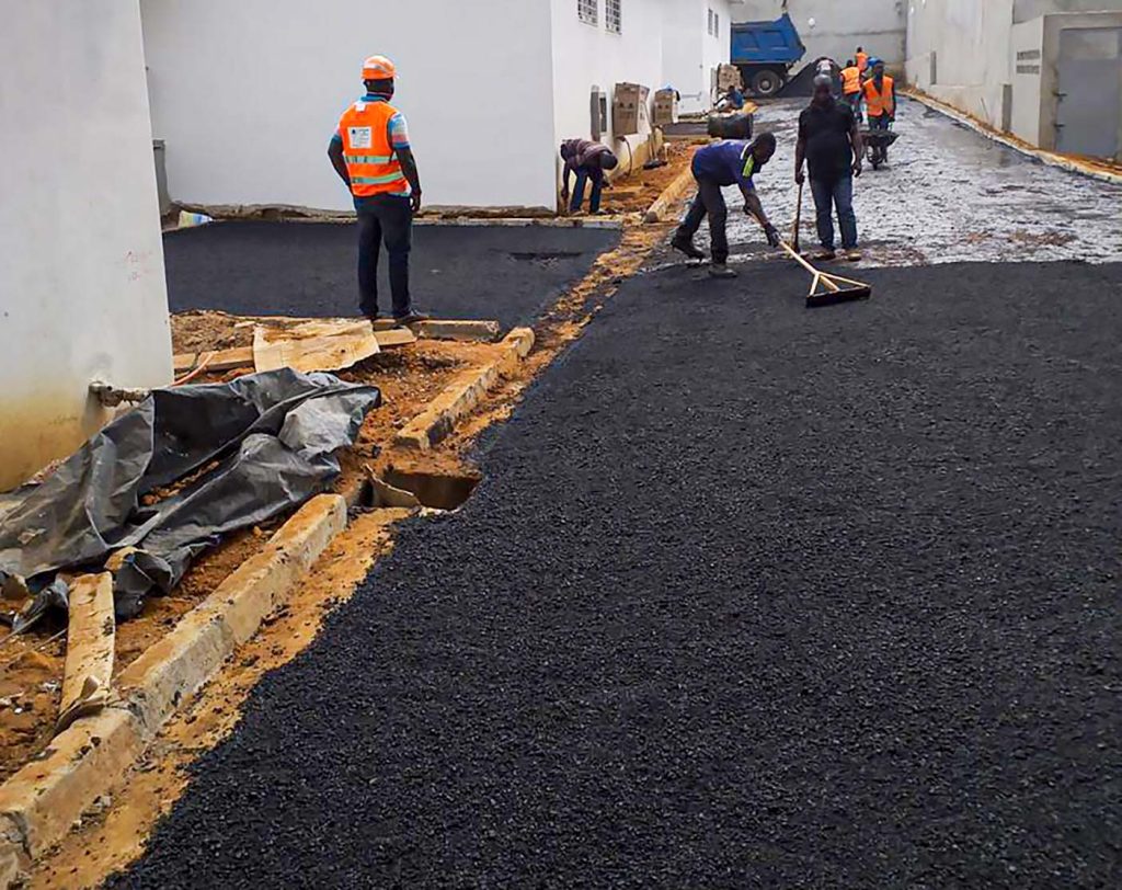 travaux-assainissement-et-voirie-a-indenie-abidjan-26